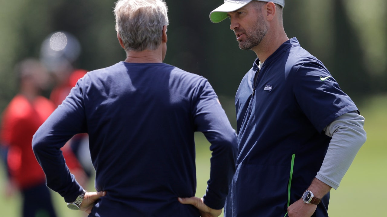 Without Baldwin, Lockett takes charge of Seahawks receivers